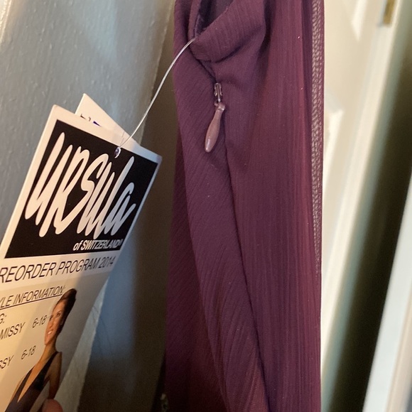 Ursula Size 8 Chiffon Floor Length Dress in Raisin w/ Statement Piece & V Neck - Picture 7 of 10